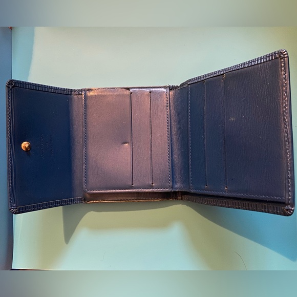 PRE💖LOVED Louis Vuitton tri-fold Epi Blue Wallet - Picture 10 of 13